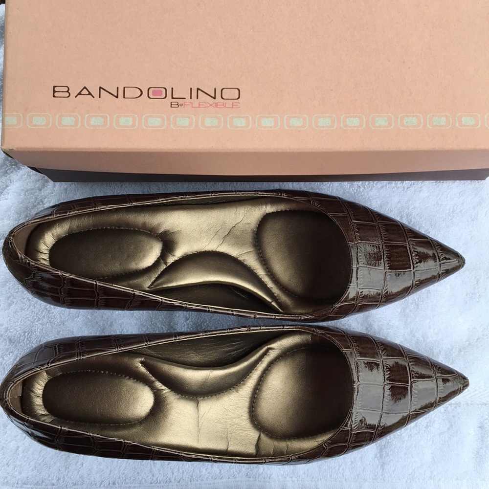 Bandolino B-Flexible Dark Brown Kitten Heel